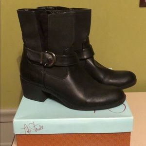 Life Stride women’s black boot size 9
